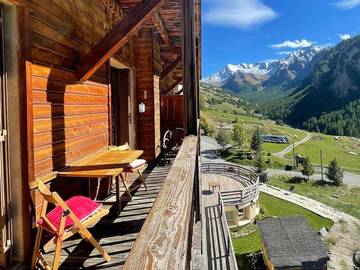 Gîte pour 4 personnes, avec balcon ainsi que jardin et vue à Saint-Véran