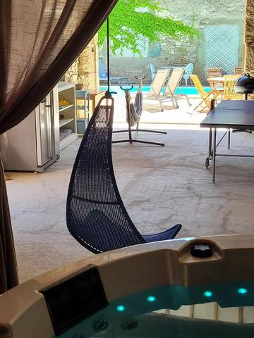 Gîte pour 10 personnes, avec jardin ainsi que vue et piscine, animaux acceptés à Sainte-Valière