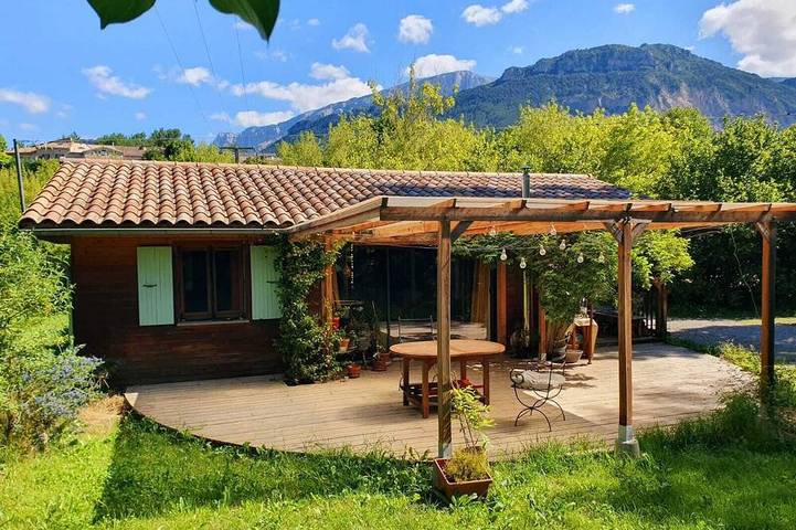 Maison de campagne pour 4 personnes, avec terrasse et jardin dans Saint-Roman