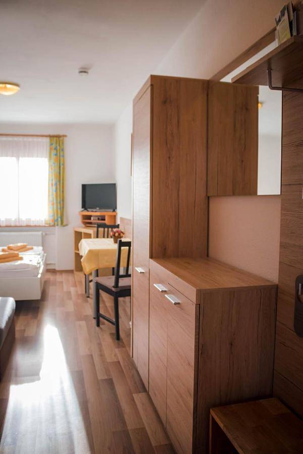 Hotel für 3 Personen, mit Terrasse und Garten sowie Ausblick in Rosenthal am Rennsteig - 3
