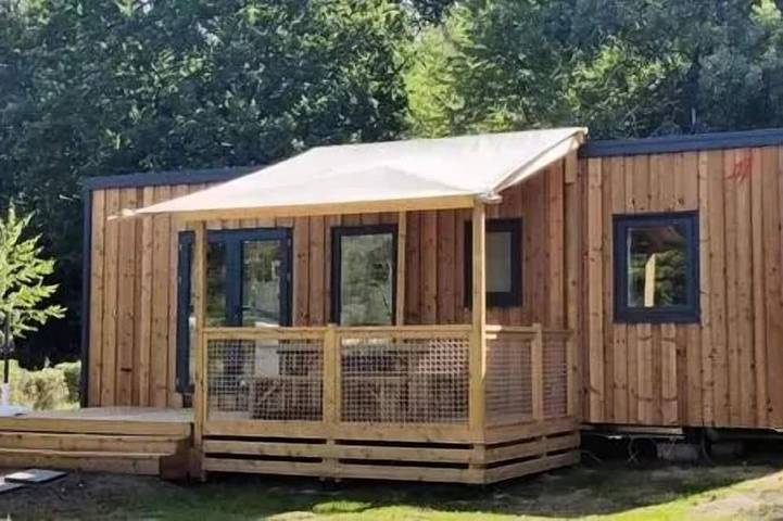 Location de vacances pour 4 personnes, avec terrasse à Pouzauges