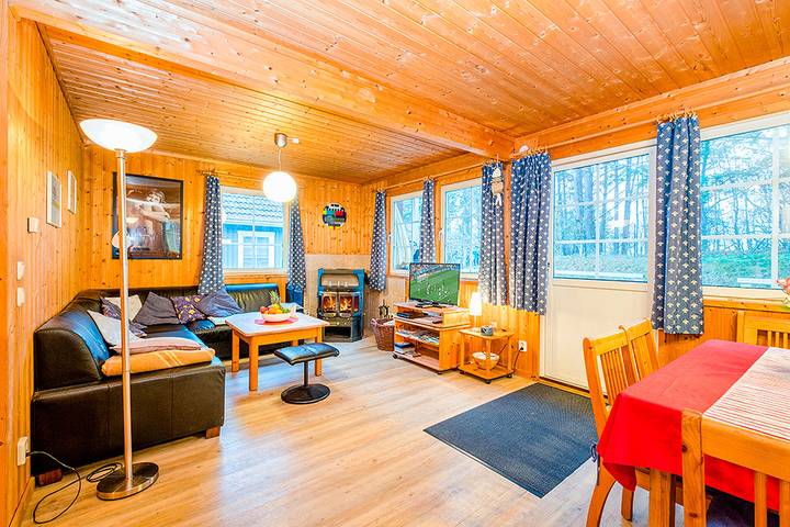 Ferienhaus für 6 Personen, mit Terrasse und Sauna sowie Garten in Userin - 4