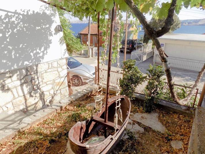 Ferienhaus für 13 Personen, mit Garten und Balkon in Karlobag - 3