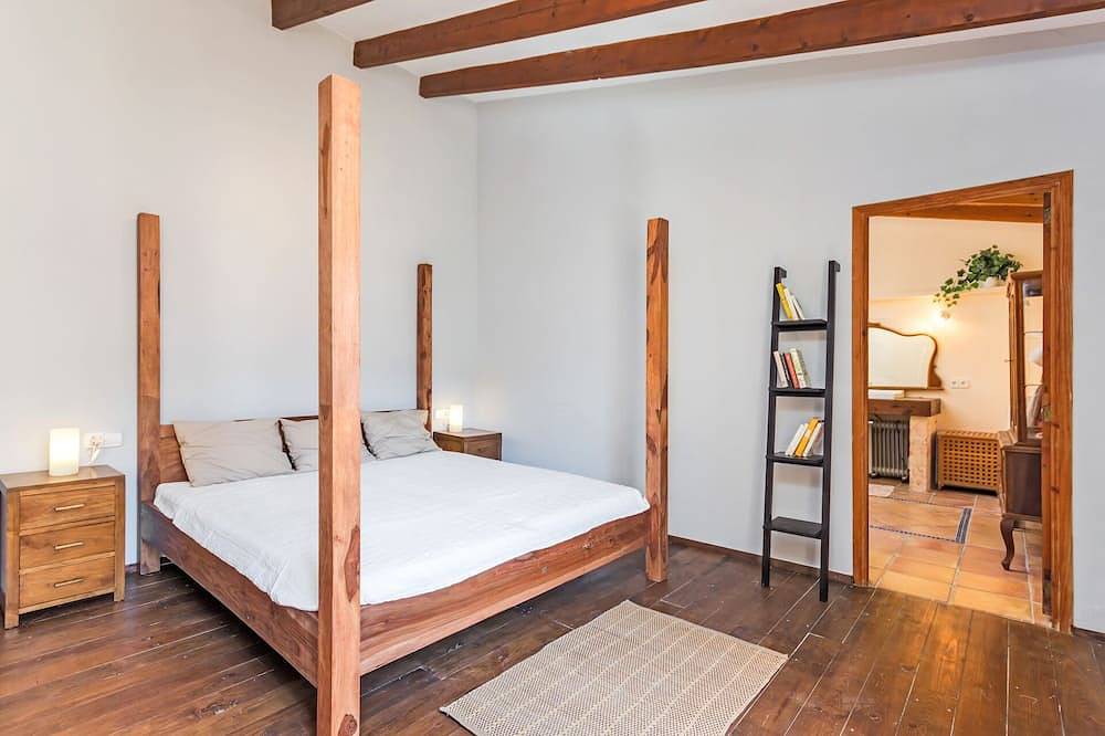 Authentic village house with sea views in the heritage district of Andratx in Andratx, West Majorca