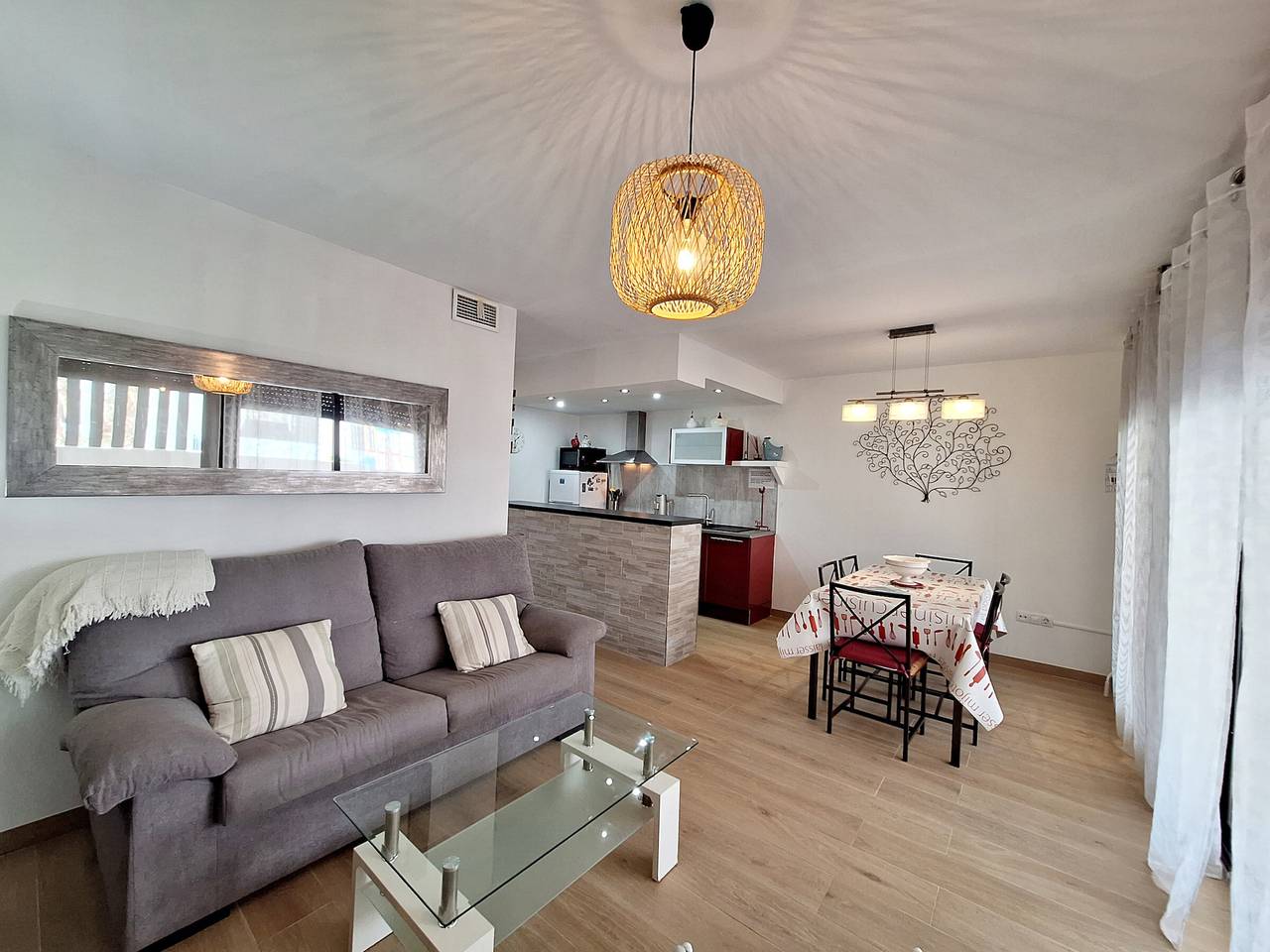 Entire apartment, Modern apartment near the beach with pool, Wifi, parking and air conditioning in Vera, Costa de Almería
