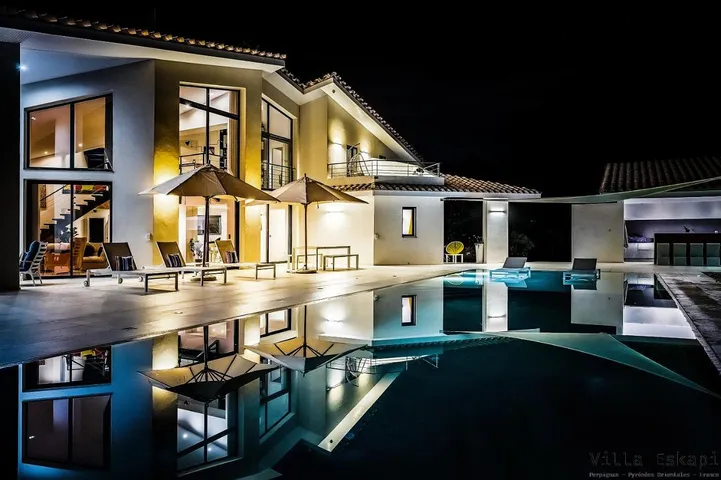 Chalet para 14 personas, con piscina y jardín - 1