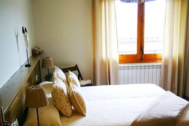 Ganze Wohnung, Bellver V - Drei Schlafzimmer Wohnung, Schläft 5 in Bellver de Cerdanya, Katalanische Pyrenäen