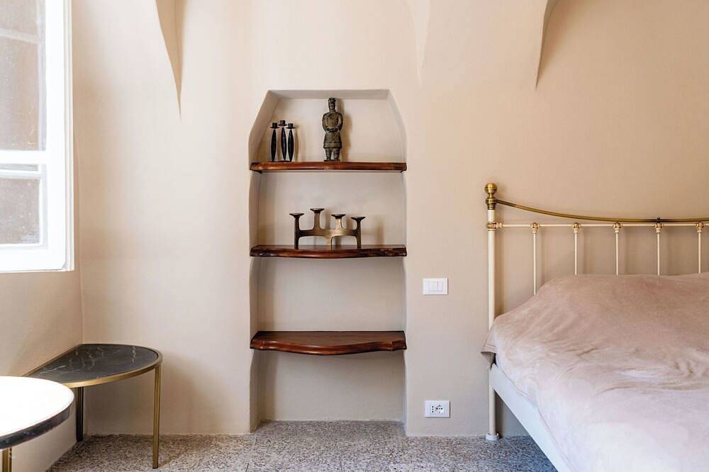 Appartement entier, Joli appartement pour 4 personnes avec climatisation, balcon et animaux admis in Airole, Alpes liguriennes