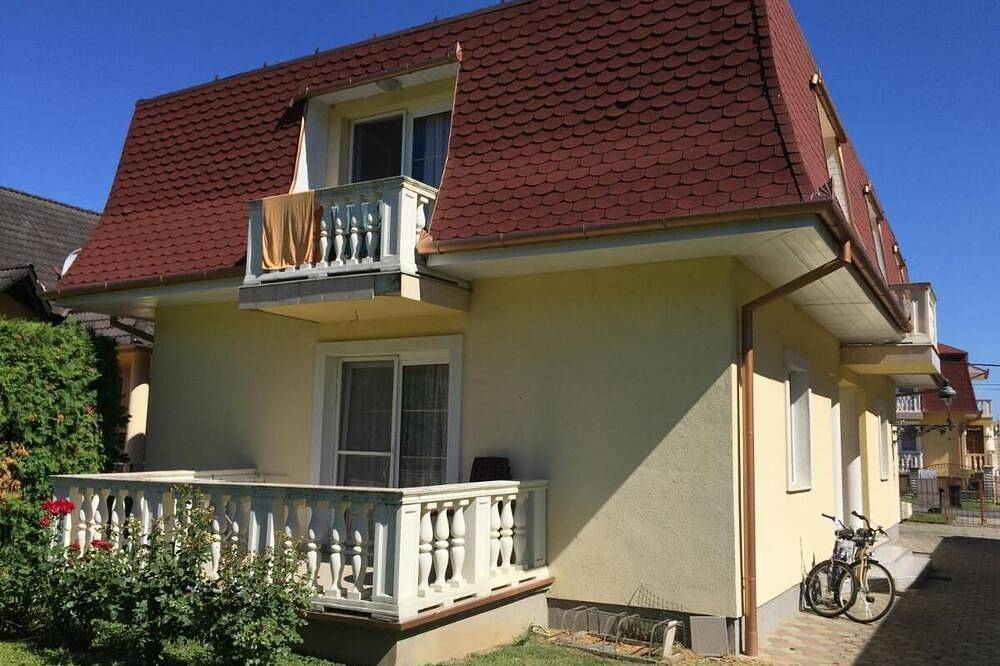 \nkomfortos, csendes, ahol az otthon kényelmében pihenhet! 5 percre a strandtól!\n in Zalakaros, Zalakarosi und Umgebung