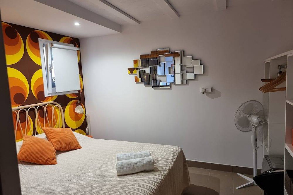 Entire apartment, Jardin Parking Calme Centre Ville à 10 min Voie Verte in Céret, Céret region