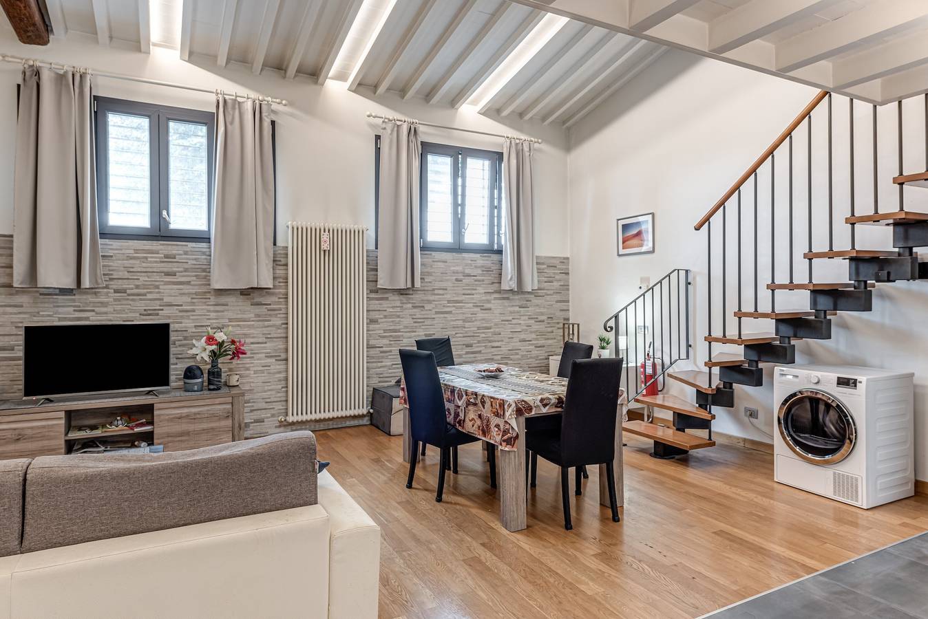 Apartamento entero, Apartamento 'Easy Loft Firenze' con Wi-Fi y aire acondicionado in Florencia centro, Florencia