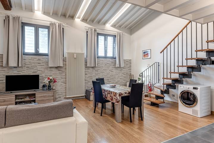 Appartamento intero, Appartamento 'Easy Loft Firenze' con Wi-Fi e aria condizionata in Firenze Centro storico, Firenze