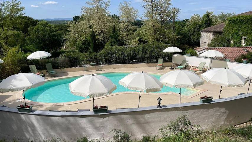 Chambre d’hôte pour 2 personnes, avec Terrasse et Jardin ainsi que Piscine et Vue à Grospierres - 4
