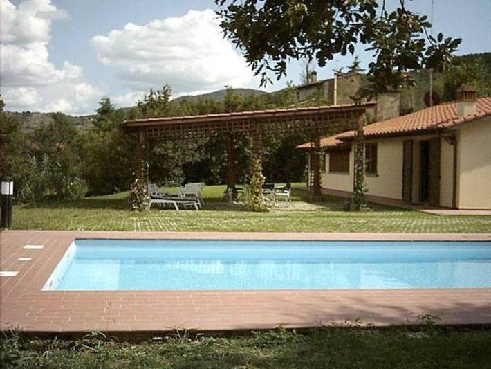 Villa con piscina per 8 persone, con piscina e panorama nonché giardino ad Arezzo