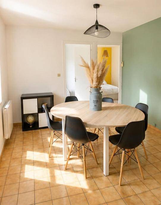 Gîte pour 4 personnes, avec Balcon dans Saint-Jean-la-Bussière
