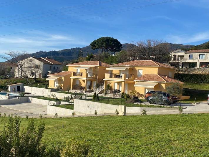 Gîte pour 4 personnes, avec piscine ainsi que vue et jardin à Furiani - 4