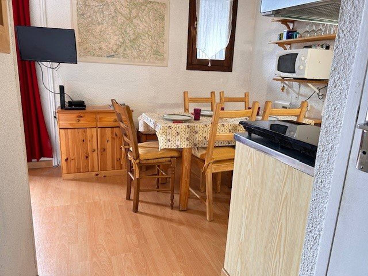Apartamento entero, Apartamento 3 piezas cerca de pistas, 2 habitaciones, aparcamiento, lavadora - Risoul 1850 in Station de Risoul, Risoul