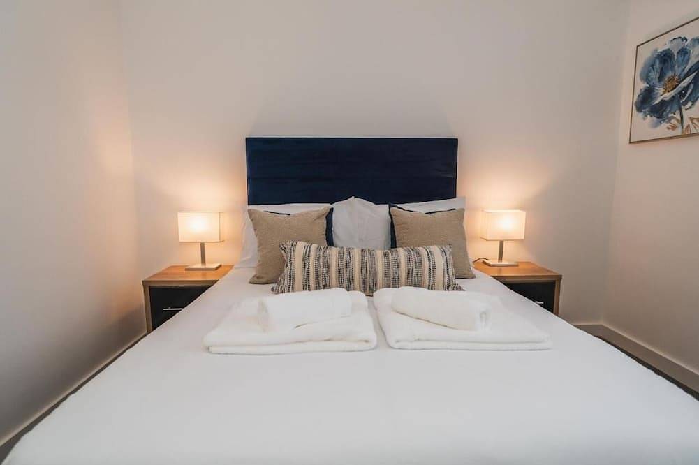 Entire apartment, Modern Apartment by Vichy in Wakefield, West Yorkshire