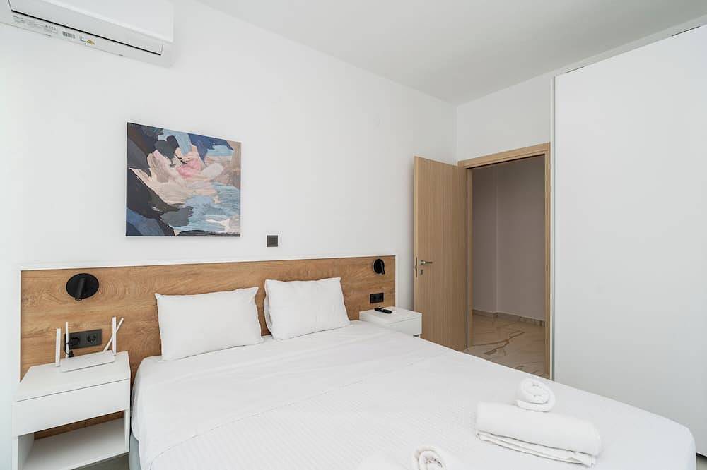 Ganze Wohnung, Emerald Three-Bedroom Villa with Private Pool and Rooftop in Skala Rachoniou, Thassos