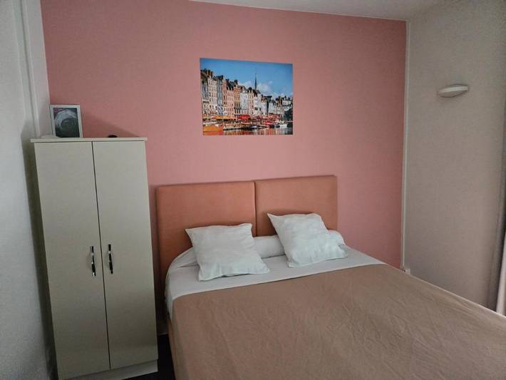 Hôtel pour 4 personnes, avec balcon et vue à Flers - 2