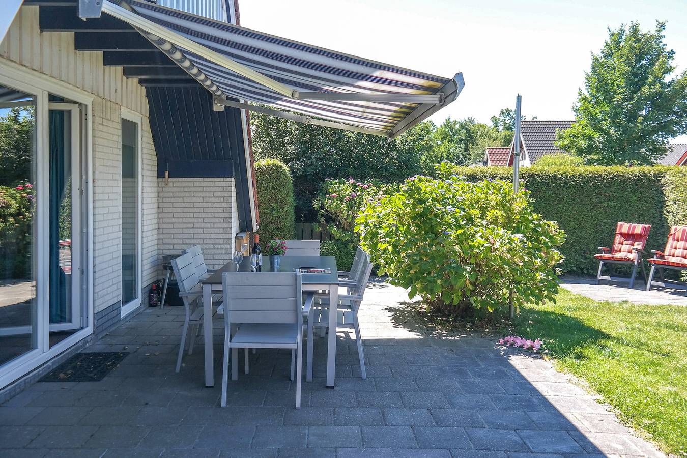 6 Pers - Ferienhaus mit teils überdachter Terrasse und großer offener Küche in Oostmahorn, Dongeradeel