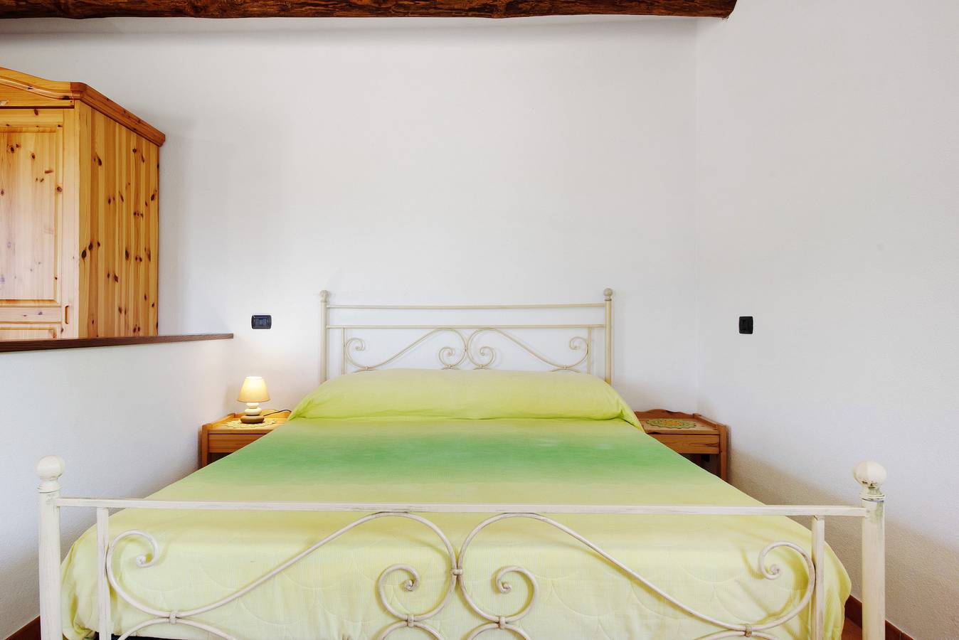 Entire studio, Studio Apartment 'Ant Ra Prina Chiaro Pino' with Mountain View and Shared Garden in Sassello, Savona Province