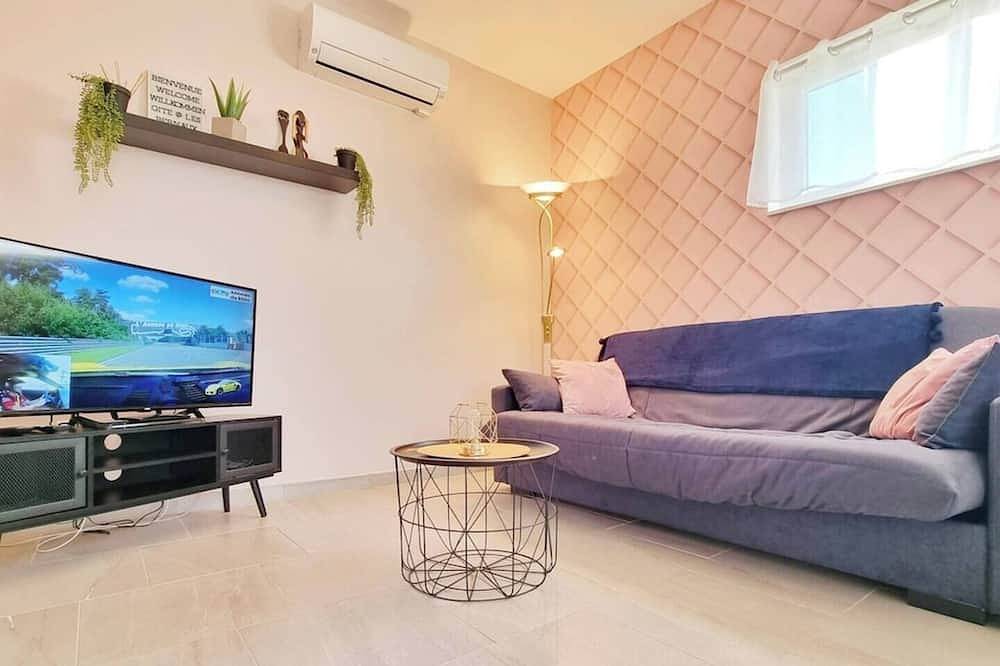 Appartement entier, Charmant Duplex Climatisé avec Terrasse – Proche Anneau du Rhin & Colmar in Niederentzen, Région de Guebwiller