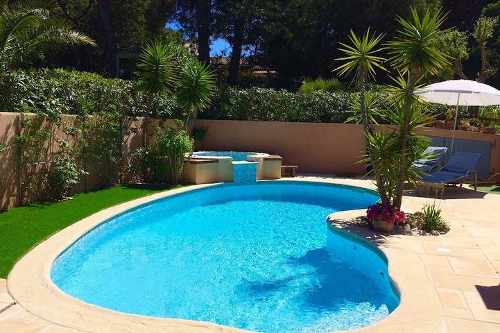 Villa pour 7 personnes, avec terrasse ainsi que jardin et jacuzzi à Ramatuelle
