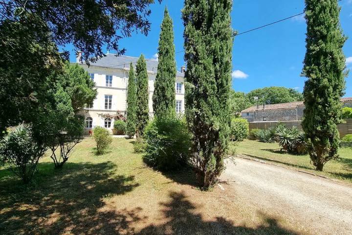 Gîte pour 18 personnes, avec Piscine