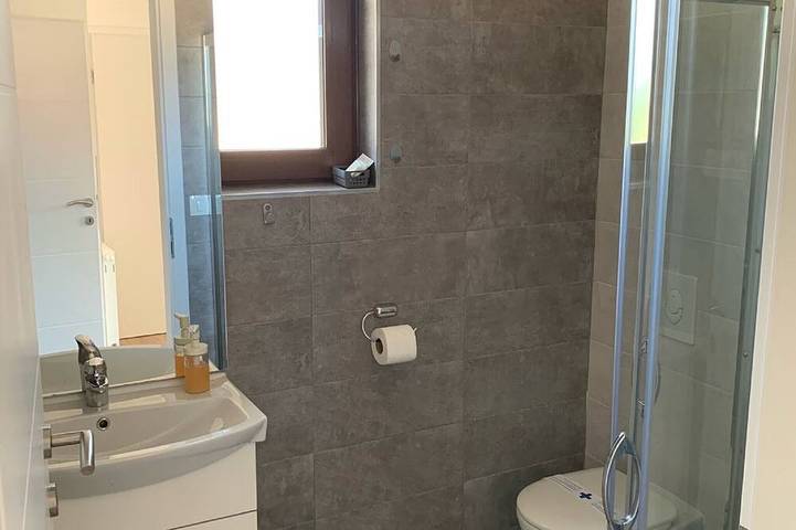 Guesthouse Family Bosnic - Suite Room with Balcony and kitchenette in Smoljanac, Plitvicer Seen