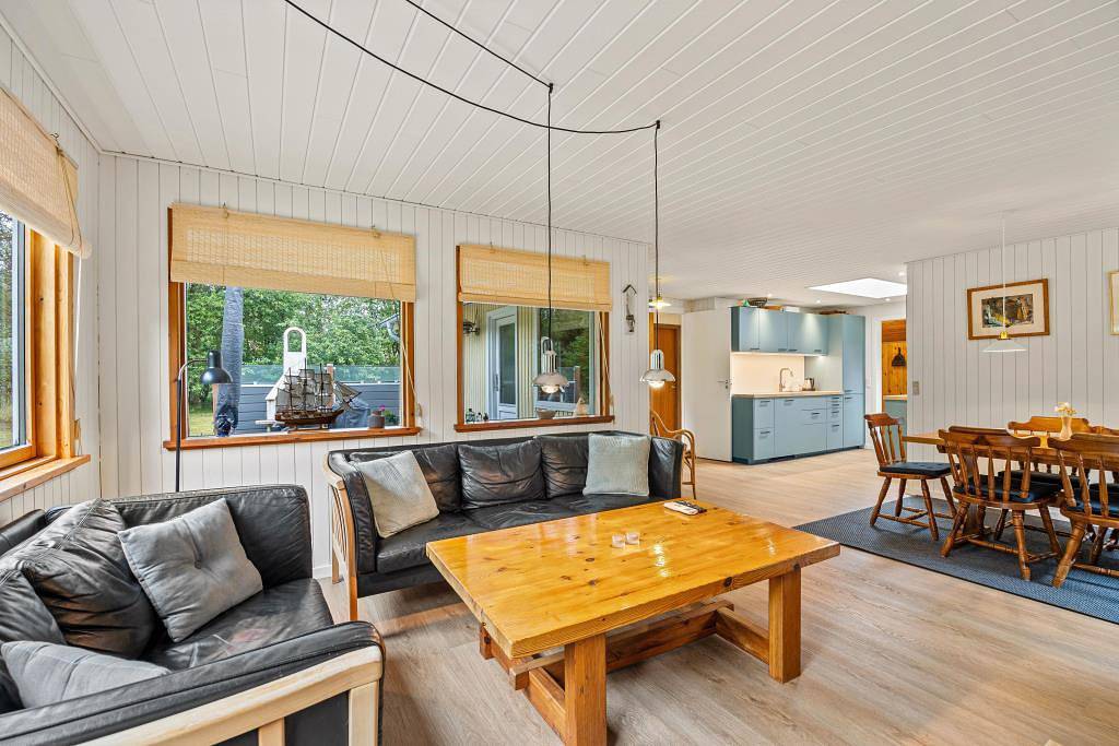 2025 renovated holiday home in Houstrup for 6 guests - close to forest and coast in Nørre Nebel, Région de Varde