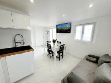 Gîte pour 5 personnes, avec piscine ainsi que vue et jardin, animaux acceptés à Juvignac