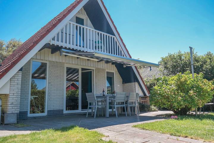 Bungalow für 6 Personen, mit Garten und Terrasse, mit Haustier in Anjum