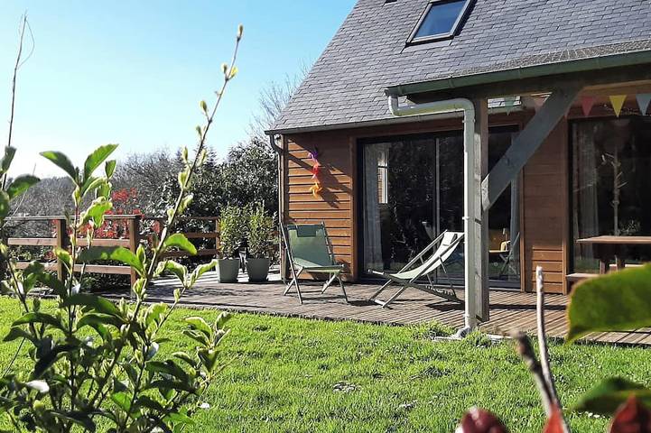 Gîte pour 5 personnes, avec jardin à Berrien