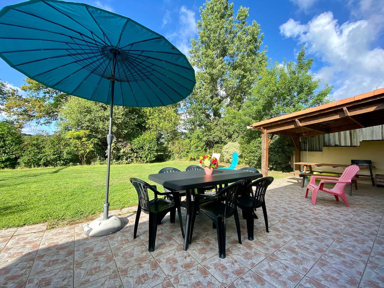 Gîte rural confortable avec jardin clos, proche de Pornic, idéal pour familles, jeux et animaux bienvenus in Frossay, Vallée de la Loire
