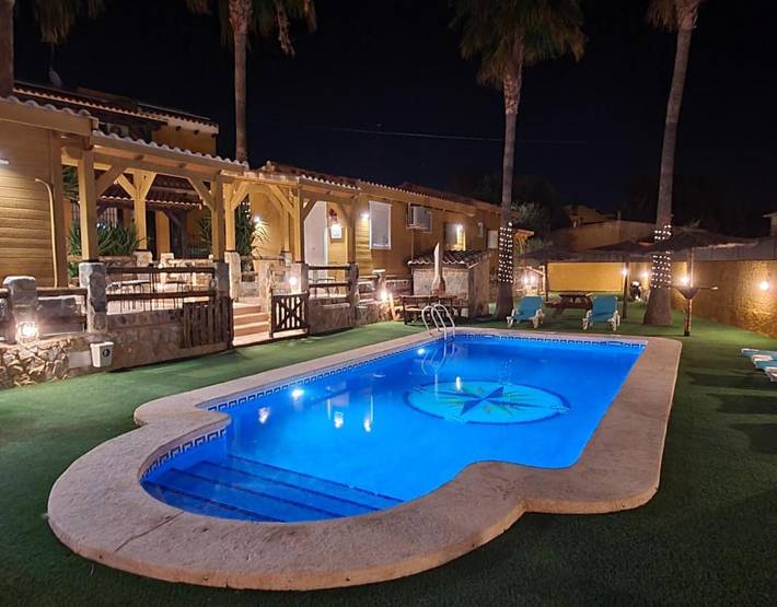 Studio 'Altea' with Shared Pool, Wi-Fi and Air Conditioning in Busot, Costa Blanca