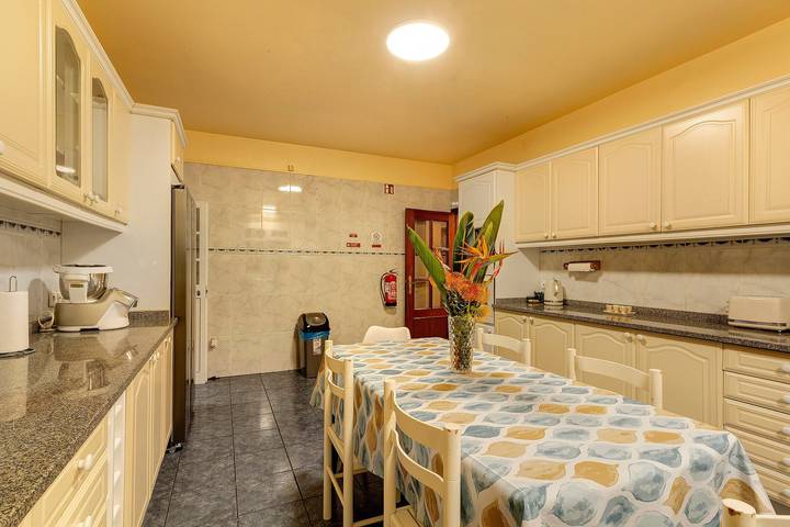 Holiday Home 'Jardim do Sol' with Sea View, Private Garden and Wi-Fi in Pináculo, Tabua
