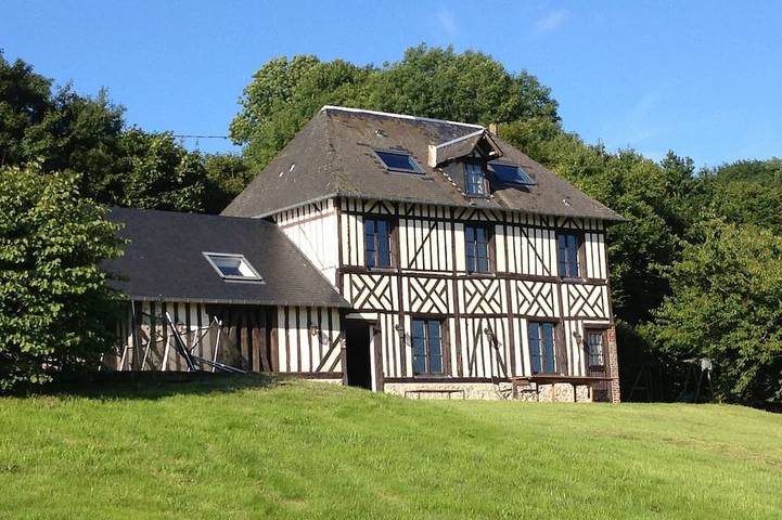 Location de vacances pour 14 personnes, avec jardin et balcon à La Lande-Saint-Léger
