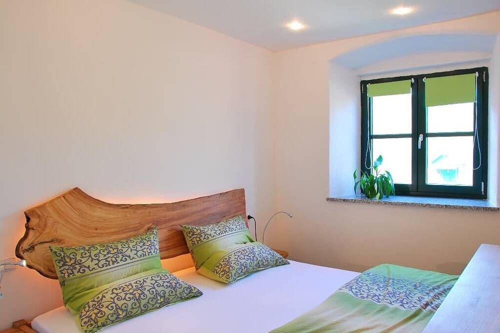 Ganze Wohnung, Ferienwohnung \"Blumenwiese\" mit Balkon 65qm in Schwarzach b.Nabburg, Naturpark Oberpfälzer Wald