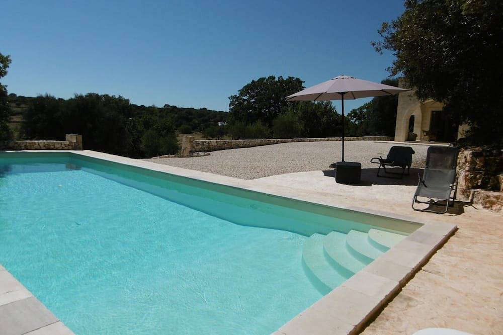 Villa  Serena, pierre de Tufo, piscine privée, vue panoramique, à 15' de la mer in Certosa, Ostuni