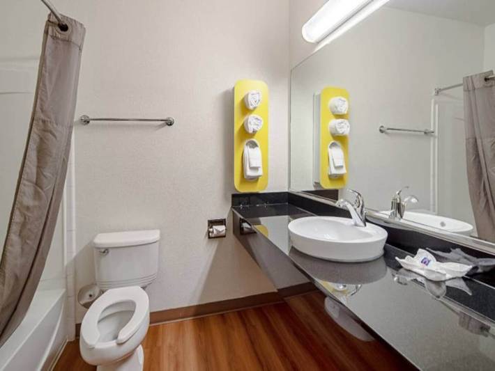 Ganze Wohnung, 1 Kingsize-Bett | Barrierefrei | Dusche | Nsmk in Anchorage, Alaska