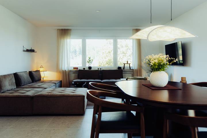 Ganze Wohnung, Stilvolles Ferienhaus für 6 Personen mit Terrasse in der wunderschönen Vulkaneifel in Bettenfeld, Bernkastel-Kues & Umgebung