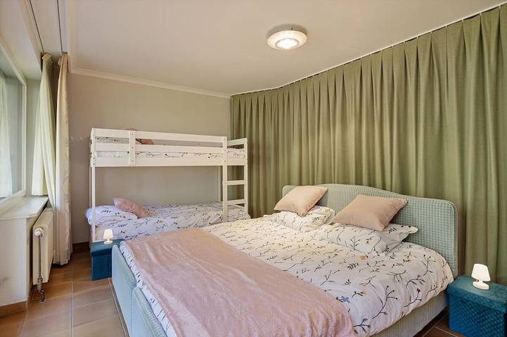 Zonnige Vakantiewoning in rustige omgeving met grote privétuin in Koksijde, Costa de Bélgica