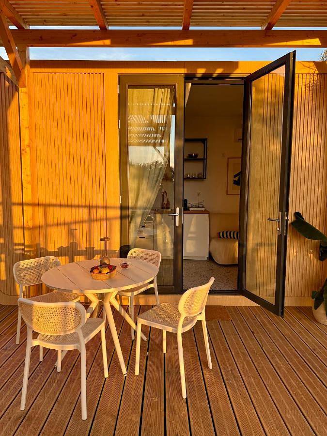 Bungalow para 2 pessoas, com piscina e jardim e ainda vista em Lagoa