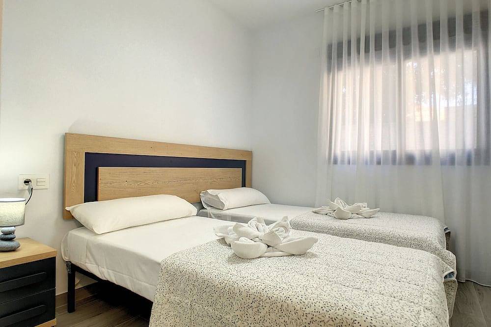 Entire apartment, Ground floor, 100m from beach, pool, wifi, parking in Golf Resorts Murcia, San Javier