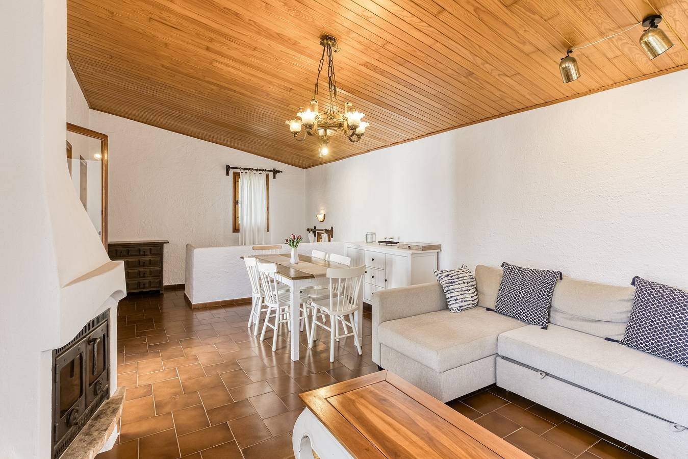 Ferienhaus 'Casa Diana En Montgó' mit Bergblick, privater Terrasse und Wlan in Punta Montgo, l'Escala