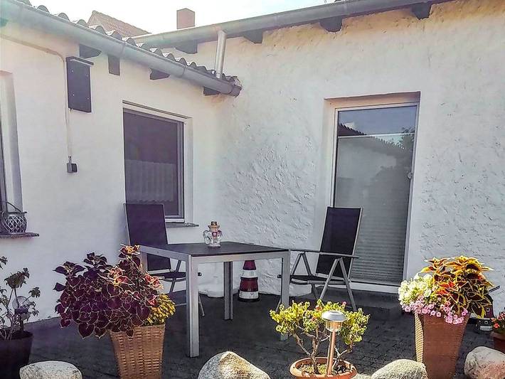 Ferienwohnung für 2 Personen, mit Terrasse und Garten in Ribnitz-Damgarten