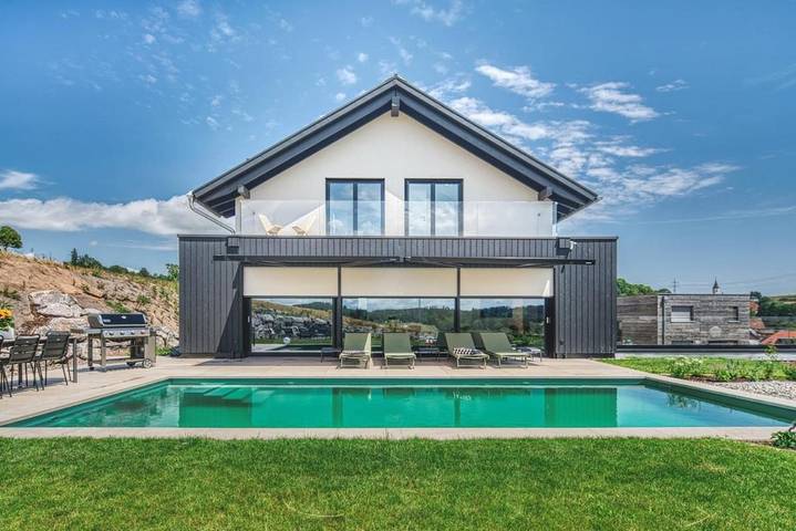 Villa mit pool für 8 Personen, mit Balkon und Terrasse sowie Garten und Pool im Schwarzwald