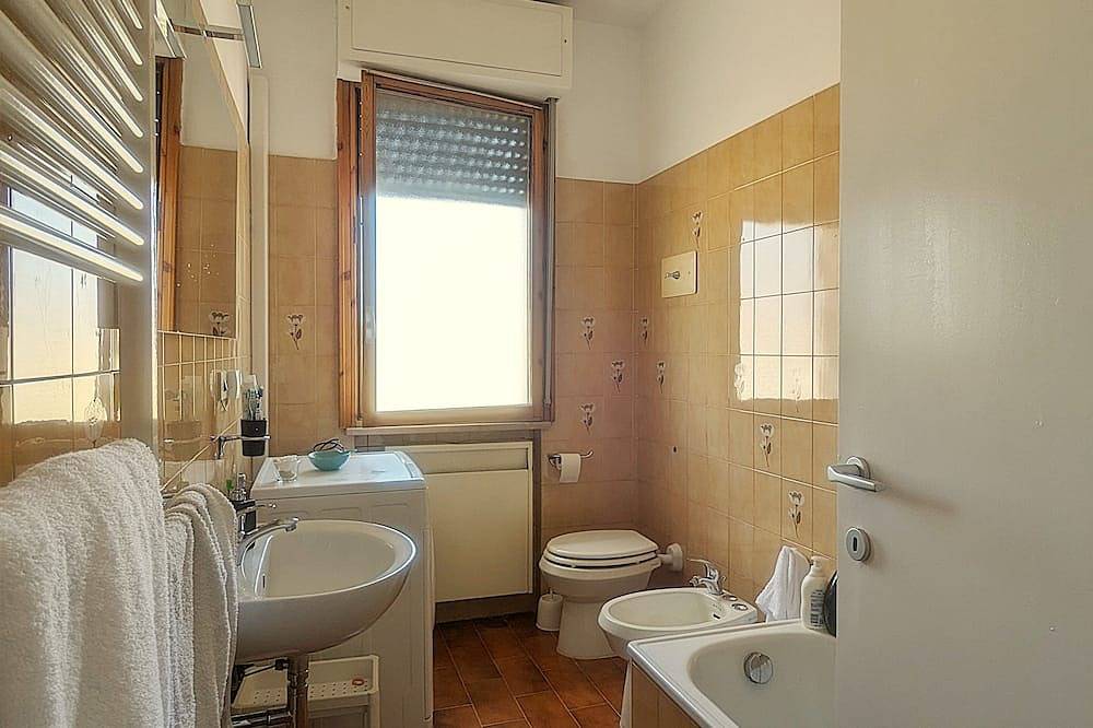 Geheel appartement, Cozy apartment near Verona and Garda in Pescantina, Provincie Verona