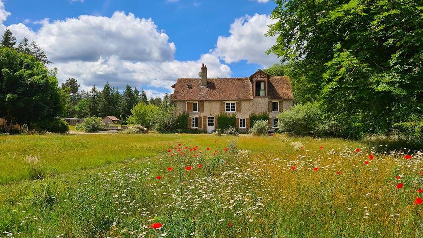 Cottage pour 2 personnes, avec piscine et jardin à Crouy-sur-Cosson